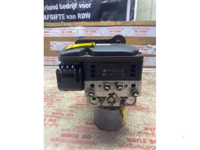 Gebruikte ABS Pomp Mercedes E (W211) 3.0 E-280 CDI 24V Prijs € 108,90 Inclusief btw aangeboden door Autosloperij de Turk