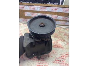 Gebruikte Pomp Servo Mercedes C (W203) 1.8 C-180K 16V Prijs € 82,28 Inclusief btw aangeboden door Autosloperij de Turk