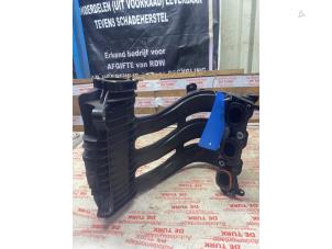 Gebruikte Inlaatspruitstuk Peugeot 208 I (CA/CC/CK/CL) 1.2 Vti 12V PureTech 82 Prijs € 65,34 Inclusief btw aangeboden door Autosloperij de Turk