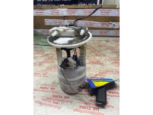 Gebruikte Benzinepomp Renault Clio IV (5R) 0.9 Energy TCE 90 12V Prijs € 43,56 Inclusief btw aangeboden door Autosloperij de Turk