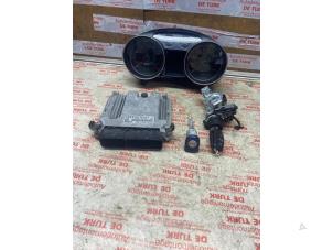 Gebruikte Kontaktslot + computer Audi TT (8J3) 2.0 TFSI 16V Prijs € 163,35 Inclusief btw aangeboden door Autosloperij de Turk