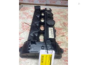 Gebruikte Kleppendeksel Mercedes C Estate (S205) C-220 CDI BlueTEC, C-220 d 2.2 16V Prijs € 54,45 Inclusief btw aangeboden door Autosloperij de Turk