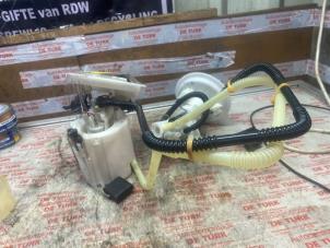 Gebruikte Tank element Pomp Mercedes C (W204) 1.8 C-180 CGI 16V Prijs € 76,23 Inclusief btw aangeboden door Autosloperij de Turk