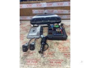 Gebruikte Contactslot + computer Peugeot 208 I (CA/CC/CK/CL) 1.2 Vti 12V PureTech 82 Prijs € 130,68 Inclusief btw aangeboden door Autosloperij de Turk