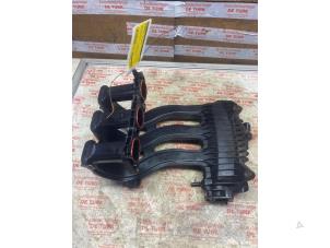 Gebruikte Inlaatspruitstuk Peugeot 208 I (CA/CC/CK/CL) 1.2 Vti 12V PureTech 82 Prijs € 54,45 Inclusief btw aangeboden door Autosloperij de Turk