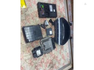 Gebruikte Kontaktslot + computer Ford Fiesta 7 1.0 EcoBoost 12V 100 Prijs € 272,25 Inclusief btw aangeboden door Autosloperij de Turk