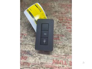 Gebruikte Handrem schakelaar Citroen C3 (SC) 1.2 VTi 82 12V Prijs € 16,94 Inclusief btw aangeboden door Autosloperij de Turk