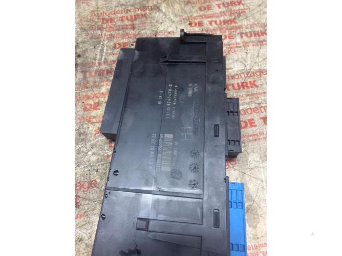 Computer Body Control van een BMW 3 serie (F30) 318i 1.5 TwinPower Turbo 12V 2016