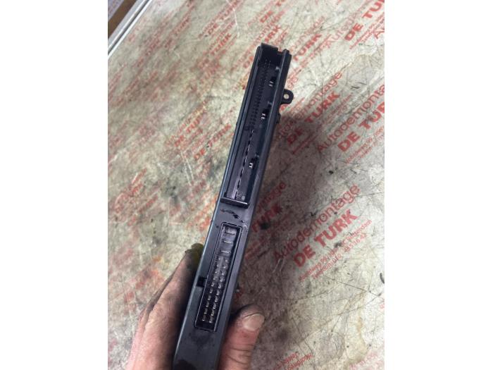 Computer Body Control van een BMW 3 serie (F30) 318i 1.5 TwinPower Turbo 12V 2016