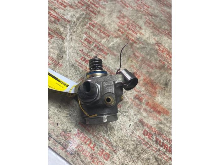 Hogedrukpomp van een Volkswagen Polo V (6R) 1.2 12V 2011