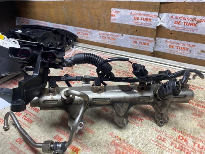 Gebruikte Injector brug Audi A5 Cabrio (8F7) 2.0 TFSI 16V Prijs € 82,28 Inclusief btw aangeboden door Autosloperij de Turk