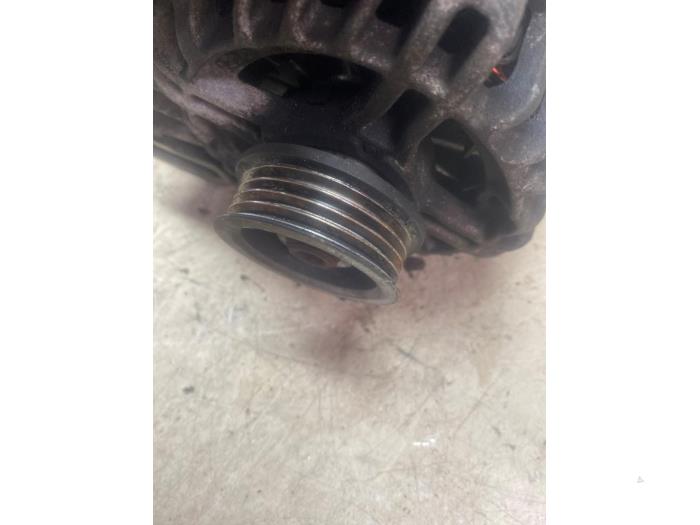 Dynamo van een Fiat Panda (169) 1.2 Fire 2004