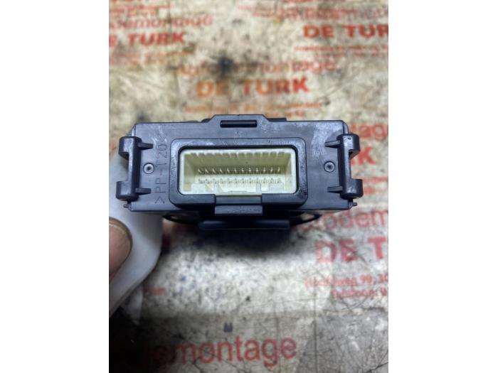 ABS Computer van een Nissan Qashqai (J11) 1.2 DIG-T 16V 2016