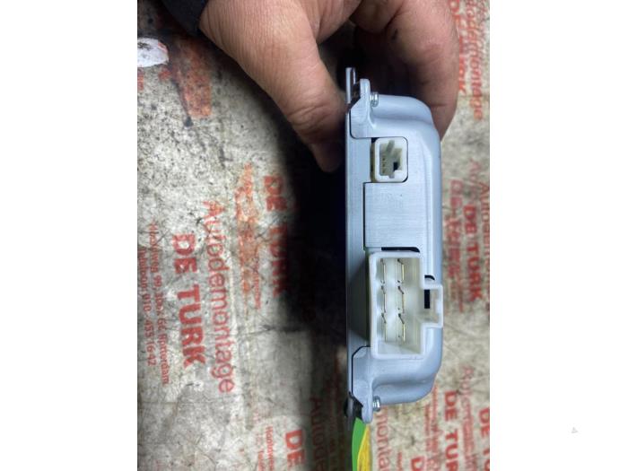 Computer Body Control van een Nissan Pulsar (C13) 1.2 DIG-T 16V 2016