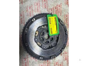 Gebruikte Dubbele massa vliegwiel Nissan Pulsar (C13) 1.2 DIG-T 16V Prijs € 108,90 Inclusief btw aangeboden door Autosloperij de Turk