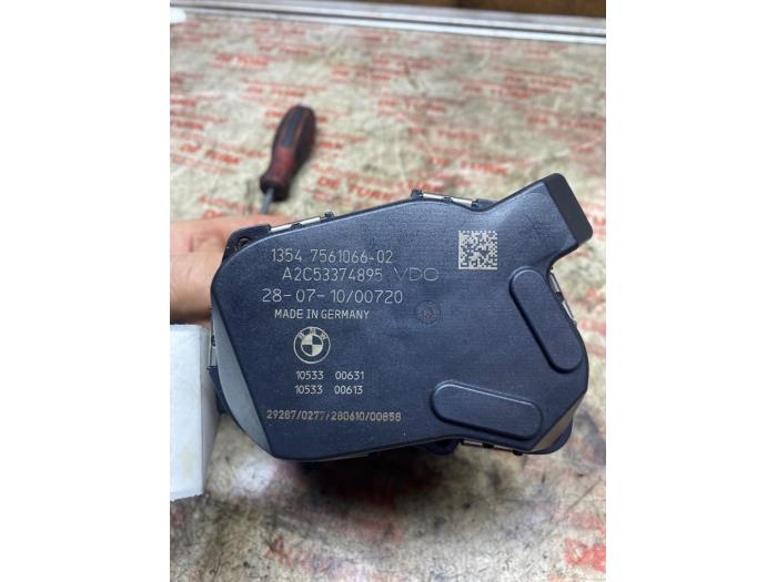 Gebruikte Gasklephuis BMW 1 serie (E81) 118i 16V Prijs € 32,67 Inclusief btw aangeboden door Autosloperij de Turk