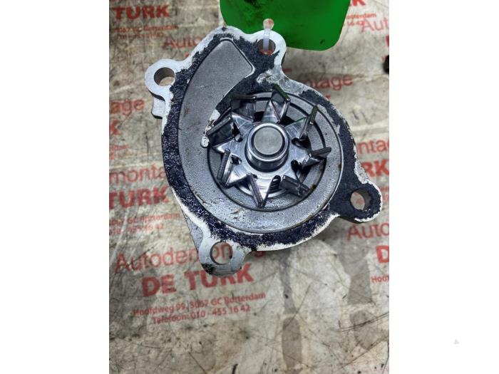 Gebruikte Waterpomp Nissan Pulsar (C13) 1.2 DIG-T 16V Prijs € 32,67 Inclusief btw aangeboden door Autosloperij de Turk