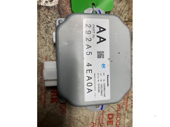 Computer Body Control van een Nissan Pulsar (C13) 1.2 DIG-T 16V 2014