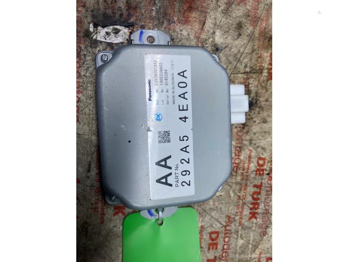 Computer Body Control van een Nissan Pulsar (C13) 1.2 DIG-T 16V 2014