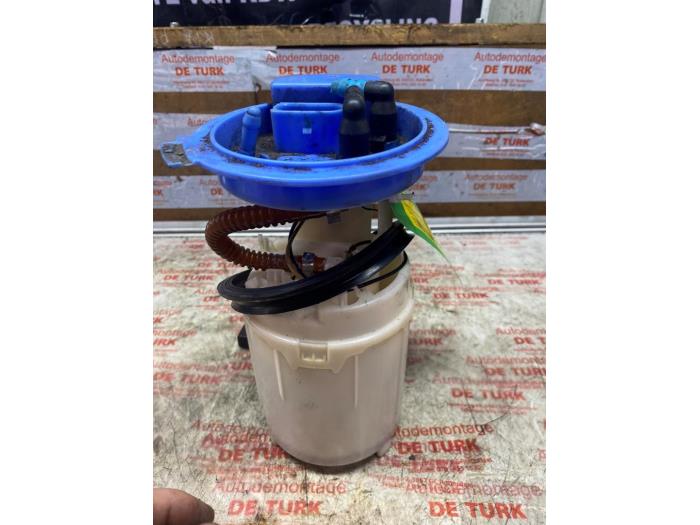 Benzinepomp van een Volkswagen Eos (1F7/F8) 2.0 TFSI 16V 2006