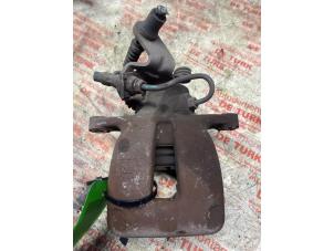 Gebruikte Remklauw (Tang) rechts-achter Volkswagen Eos (1F7/F8) 2.0 TFSI 16V Prijs € 54,45 Inclusief btw aangeboden door Autosloperij de Turk