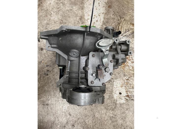 Gebruikte Versnellingsbak Chrysler Voyager/Grand Voyager (RG/RS) 2.8 CRD 16V Autom. Prijs € 272,25 Inclusief btw aangeboden door Autosloperij de Turk