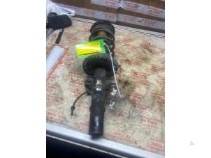 Gebruikte Schokdemper links-voor Skoda Fabia (6Y5) 1.4 TDI 70 Prijs € 32,67 Inclusief btw aangeboden door Autosloperij de Turk