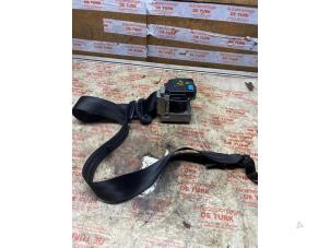 Gebruikte Veiligheidsgordel rechts-voor Skoda Fabia (6Y5) 1.4 TDI 70 Prijs € 54,45 Inclusief btw aangeboden door Autosloperij de Turk