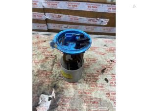 Gebruikte Benzinepomp Volkswagen Golf V (1K1) 2.0 GTI 16V FSI Turbo Prijs € 54,45 Inclusief btw aangeboden door Autosloperij de Turk