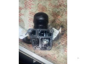 Gebruikte Oliefilterhuis Volkswagen Transporter T5 2.0 TDI BlueMotion Prijs € 54,45 Inclusief btw aangeboden door Autosloperij de Turk