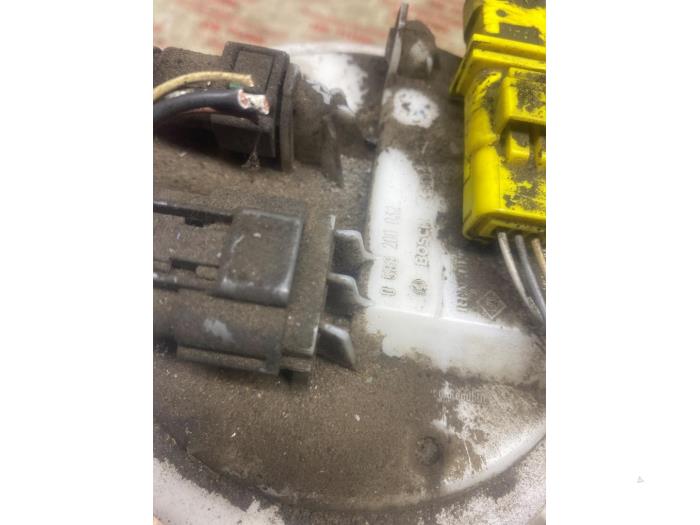 Gebruikte Benzinepomp Renault Megane III CC (EZ) 1.4 16V TCe 130 Prijs € 54,45 Inclusief btw aangeboden door Autosloperij de Turk