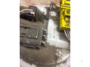 Gebruikte Benzinepomp Renault Megane III CC (EZ) 1.4 16V TCe 130 Prijs € 54,45 Inclusief btw aangeboden door Autosloperij de Turk