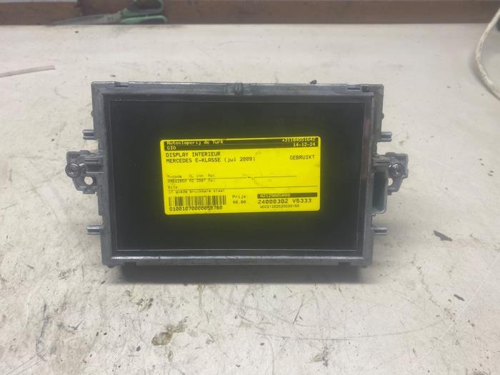 Display Interieur van een Mercedes-Benz E (W212) E-350 BlueTec V6 24V 2009