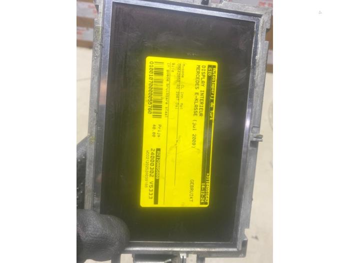 Display Interieur van een Mercedes-Benz E (W212) E-350 BlueTec V6 24V 2009