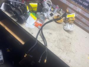 Gebruikte Tank element Pomp Mercedes E (W212) E-350 BlueTec V6 24V Prijs € 65,34 Inclusief btw aangeboden door Autosloperij de Turk