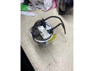 Gebruikte Benzinepomp Renault Clio IV (5R) 0.9 Energy TCE 90 12V Prijs € 43,56 Inclusief btw aangeboden door Autosloperij de Turk