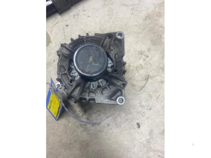 Gebruikte Dynamo Mercedes GLA (156.9) 1.6 180 16V Prijs € 54,45 Inclusief btw aangeboden door Autosloperij de Turk