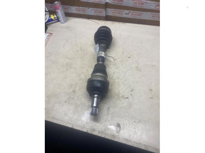 Usados Steekas links-voor Mercedes GLA (156.9) 1.6 180 16V Precio € 82,28 IVA incluido ofrecido por Autosloperij de Turk