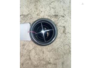 Gebruikte Dashboard Mercedes GLA (156.9) 1.6 180 16V Prijs € 26,62 Inclusief btw aangeboden door Autosloperij de Turk