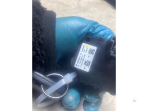 Gebruikte Kontaktslot + computer BMW 5 serie (F10) 520d 16V Performance Power Kit Prijs € 272,25 Inclusief btw aangeboden door Autosloperij de Turk