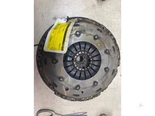 Gebruikte Vliegwiel Peugeot 207 CC (WB) 1.6 16V THP Prijs € 54,45 Inclusief btw aangeboden door Autosloperij de Turk