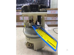 Gebruikte Benzinepomp Peugeot 206 (2A/C/H/J/S) 1.6 16V Prijs € 26,62 Inclusief btw aangeboden door Autosloperij de Turk