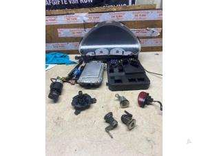 Gebruikte Kontaktslot + computer Peugeot 206 (2A/C/H/J/S) 1.6 16V Prijs € 108,90 Inclusief btw aangeboden door Autosloperij de Turk