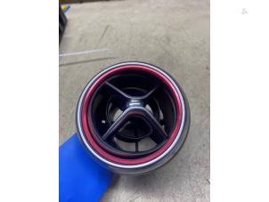 Gebruikte Luchtrooster Dashboard Mercedes A (W176) 1.6 A-200 16V Prijs € 16,94 Inclusief btw aangeboden door Autosloperij de Turk