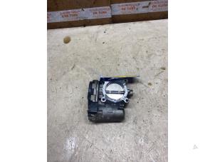 Gebruikte Gasklephuis Mercedes A (W176) 1.6 A-200 16V Prijs € 21,78 Inclusief btw aangeboden door Autosloperij de Turk