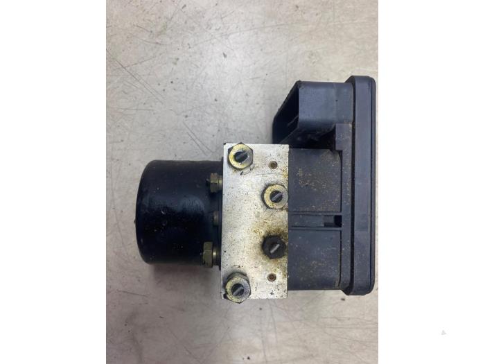 Gebruikte ABS Pomp Ford Fiesta 5 (JD/JH) 1.6 16V Prijs € 16,94 Inclusief btw aangeboden door Autosloperij de Turk