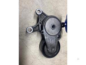 Gebruikte Spanner multiriem Mercedes A (W176) 1.6 A-200 16V Prijs € 21,78 Inclusief btw aangeboden door Autosloperij de Turk