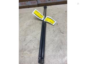 Gebruikte Achterklepdemper links-achter Ford Focus 3 1.0 Ti-VCT EcoBoost 12V 100 Prijs € 32,67 Inclusief btw aangeboden door Autosloperij de Turk