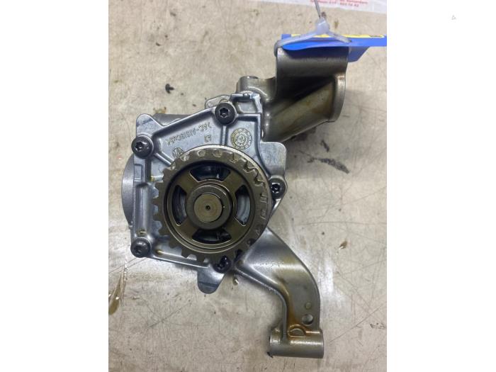 Gebruikte Oliepomp Ford Focus 3 1.0 Ti-VCT EcoBoost 12V 100 Prijs € 43,56 Inclusief btw aangeboden door Autosloperij de Turk
