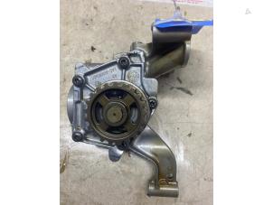 Gebruikte Oliepomp Ford Focus 3 1.0 Ti-VCT EcoBoost 12V 100 Prijs € 43,56 Inclusief btw aangeboden door Autosloperij de Turk